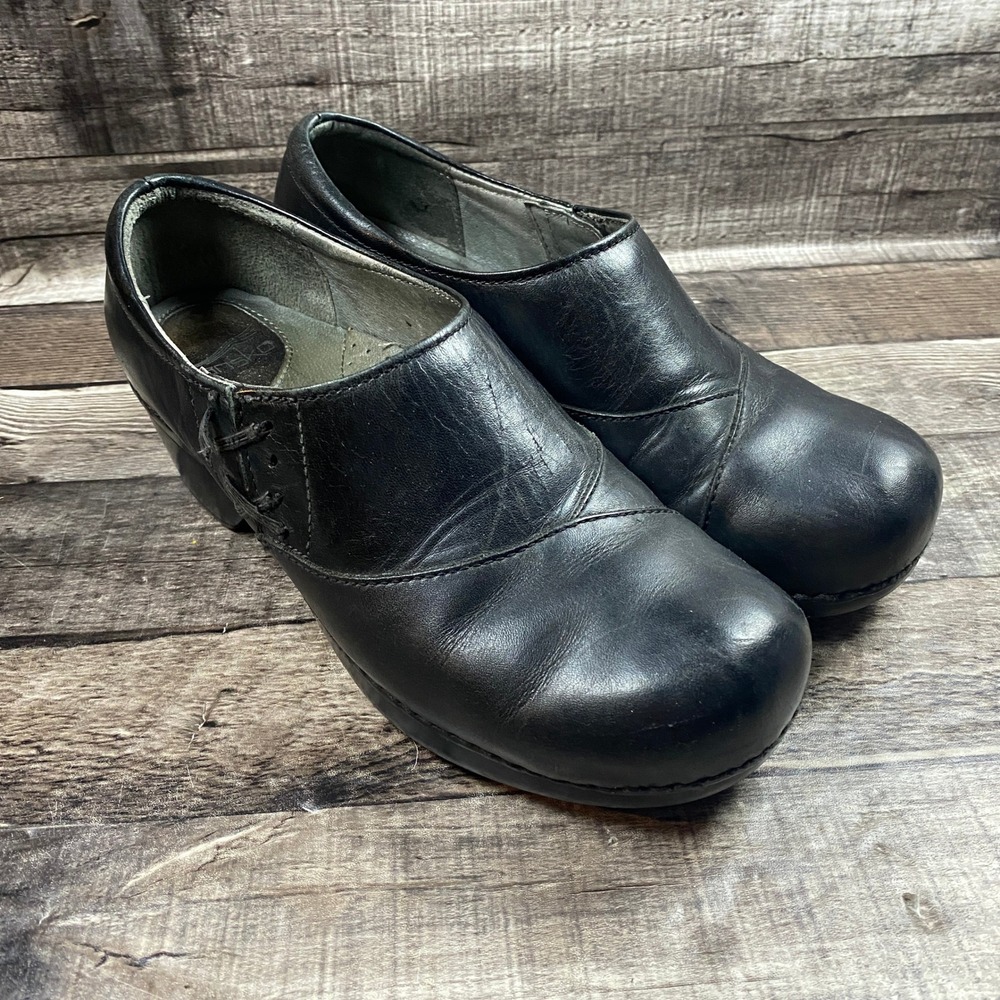 Dansko Black Leather Clogs Wedge Slip On Shoes Cross Stitch Womens 39 (8.5)